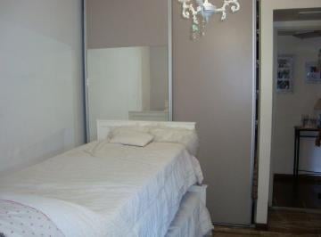 Departamento de 4 ambientes, Villa Luro · Villa Luro. Araujo 500. Semipiso 4 Ambientes C/frente Patio Parrilla.