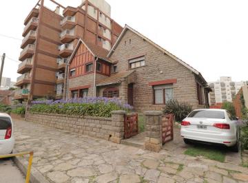 Casa de 10 ambientes, Mar del Plata · Residencia y Desarrollo