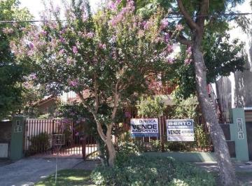 Casa · 200m² · 5 Ambientes · 3 Cocheras · Inmueble Ideal 2 Familias en 2 Plantas