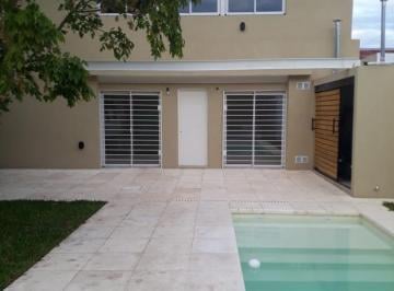 Casa · 80m² · 3 Ambientes · 1 Cochera · Casa - Barrio Parque Leloir