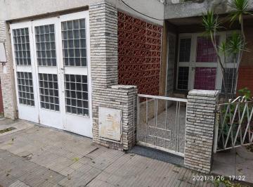 Casa · 110m² · 4 Ambientes · 1 Cochera · Casa Planta Baja en Venta! Forest 5985, Barrio Azcuénaga
