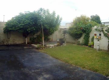 Casa · 140ha · 5 Ambientes · 2 Cocheras · Casa a La Venta en La Calera, Barrio Industrial!