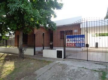 Casa de 5 ambientes, Almirante Brown · Venta de Casa en Burzaco: 3 Dorm. Patio, Garaje 2 Autos, 2 Baños.