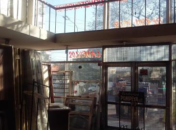 Local comercial , Pompeya · Alquiler Gran Local S/av. Saenz 2 Plantas + E/p Salida a 2 Calles Emprendimiento