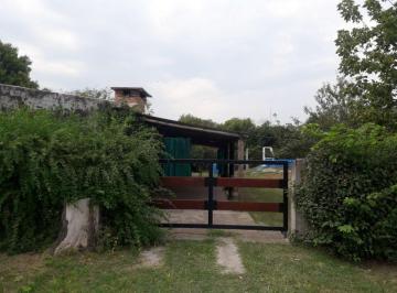 Casa · 200m² · 4 Ambientes · Venta Casa con Pileta en Hermoso Terreno en Oliveros