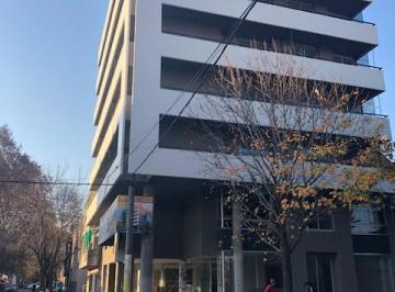 Local comercial · 71m² · 2 Ambientes · Local de 75 m² con Depósito en Venta, Colon 1889