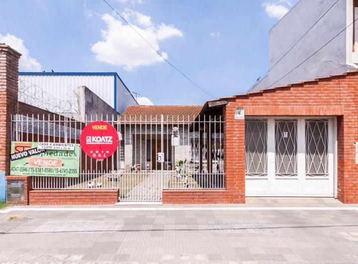 Casa · 163m² · 4 Ambientes · 1 Cochera
