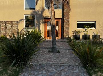 Casa de 6 ambientes, Tigre · Excelente y Moderna Casa en El Barrio Tipas Nordelta