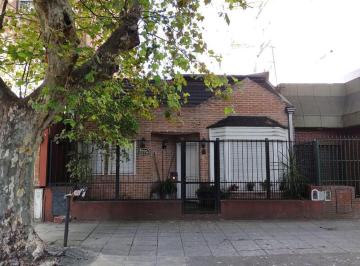 Casa · 173m² · 5 Ambientes · San Martín Centro. Hermosa Casa de 5 Ambientes con Amplio Pa