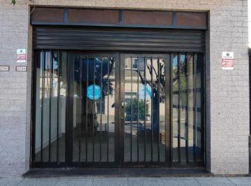 Local comercial en Alquiler Lomas del Mirador · Local de 65 m² Ubicado en Esquina