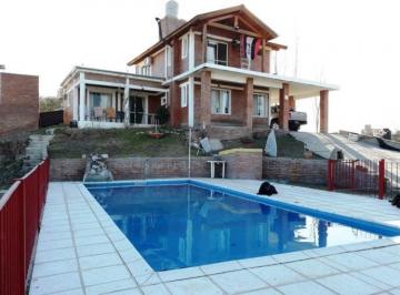 Casa · 400m² · 12 Ambientes · 8 Cocheras · Complejo de Cabañas en Mina Clavero!