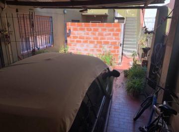Casa · 150m² · 6 Ambientes · 1 Cochera · Casa Para 2 Familias en Venta en Banfield Oeste