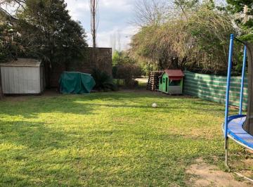 Casa · 170m² · 3 Ambientes · 2 Cocheras · Calle Juana Moro No 8158 - Lomas de Fisherton