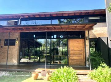 Casa · 350m² · 6 Ambientes · 4 Cocheras · Kentucky Lote 215