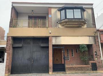 Casa · 466m² · 4 Ambientes · 5 Cocheras · Casa con Galpon Total 466 m² Cubiertos