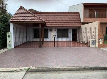 Casa de 3 ambientes, Avellaneda · Casa 3 Ambientes en Piñeyro | Quincho, Cochera Doble y Gran Patio