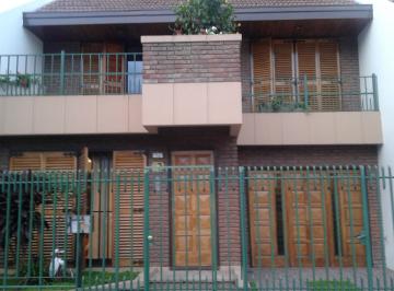 Casa de 5 ambientes, Avellaneda · Chalet en Venta en Piñeyro