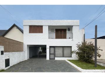 Casa · 315m² · 6 Ambientes · 6 Cocheras · Venta Casa Fisherton!