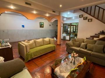 Casa de 5 ambientes, Lanús · Casa en Venta de 4 Ambientes en Lanus Oeste.