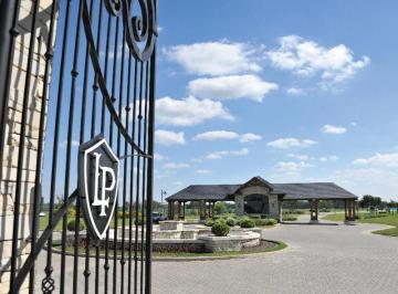 Terreno , Ezeiza · Espectacular Lote Al Golf - Lote de 1651 m².