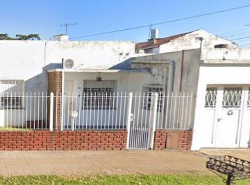 Casa · 110m² · 3 Ambientes · 1 Cochera · Casa - Lomas de Zamora Oeste