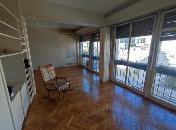 Departamento de 5 ambientes, Recoleta · Paraguay 1600, Al Frente Muy Luminoso.