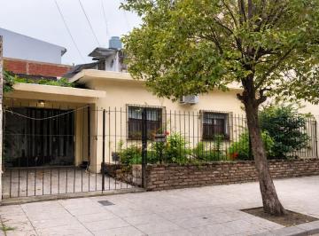 Casa · 140m² · 5 Ambientes · 4 Cocheras · Venta Casa Multifamiliar 3 Unidades Cochera Patio - Vicente Lopez - Villa Martelli