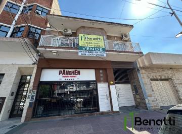 Casa · 300m² · 6 Ambientes · 3 Cocheras · Excelente Inmueble (Vivienda, Local Comercial y Oficinas)