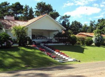 Foto1 · Hermosa Propiedad en Venta de 3 Dorm. en Cantegril, Punta del Este.