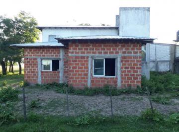 Casa · 135m² · 5 Ambientes · 3 Cocheras · Casa - Jeppener