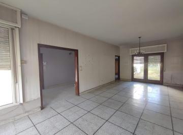 Casa · 238m² · 4 Ambientes · 1 Cochera · Vendo Casa en Alta Córdoba 3 Dorm. 3 Baños