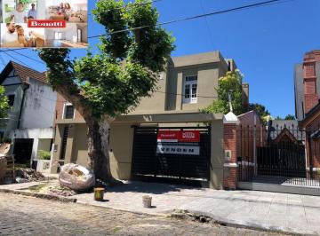 Casa · 195m² · 4 Ambientes · 1 Cochera · Casa - Banfield Oeste