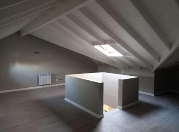 Casa de 4 ambientes, Lomas de Zamora · Oportunidad - Triplex en Venta en Lomas de Zamora Oeste - 3 Dorm + Playrrom