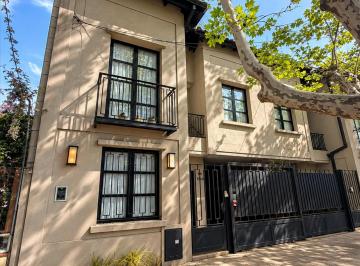 Casa de 4 ambientes, Lomas de Zamora · Oportunidad - Triplex en Venta en Lomas de Zamora Oeste - 3 Dorm + Playrrom