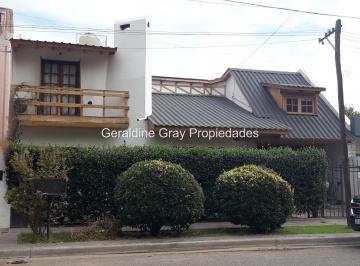 Casa · 170m² · 4 Ambientes · 1 Cochera · Casa en Venta de 3 Dorm. en Barrio Manzanar I, Cipolletti