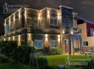 Casa · 255m² · 8 Ambientes · 3 Cocheras · Casa - Barrio San Ignacio - Tigre