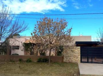 Casa · 170m² · 6 Ambientes · 3 Cocheras · Casa en Una Planta - 4dorm. Hostal del Sol - Fisherton