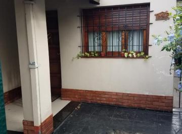 Casa · 180m² · 5 Ambientes · 2 Cocheras · Casa - Temperley Oeste