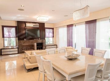 Casa · 440m² · 6 Ambientes · 2 Cocheras · Excelente Propiedad Premium en St Thomas! Canning