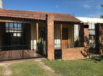 Casa · 97m² · 4 Ambientes · 1 Cochera · Casa en Venta Glew