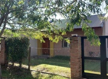Casa · 130m² · 2 Dormitorios · Casa - Roldán
