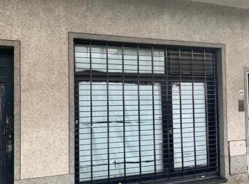 Local comercial · 40m² · Local Comercial/depósito a La Calle de 50 M!