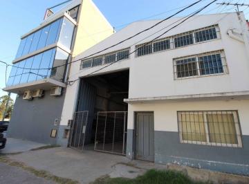 KNK-KNK-2444_2 · Excelente Galpon 350 m² con Oficinas Escucha Oferta