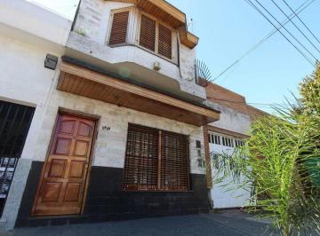 Casa · 115m² · 5 Ambientes · 2 Cocheras · Excelente Casa con Patio y Terraza Oportunidad