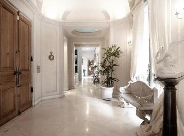 Departamento · 525m² · 6 Ambientes · 1 Cochera · Piso Impactante en Edificio de Estilo Francés.