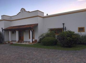 Casa · 380m² · 6 Ambientes · Casas - Casa - Pilar, Gran Bs. As. Norte