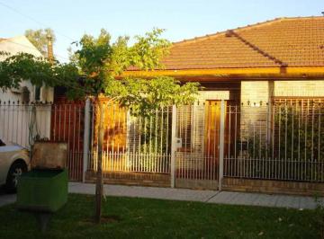 Casa · 140m² · 4 Ambientes · 1 Cochera · Casa PH en Venta en Lomas de Zamora Oeste