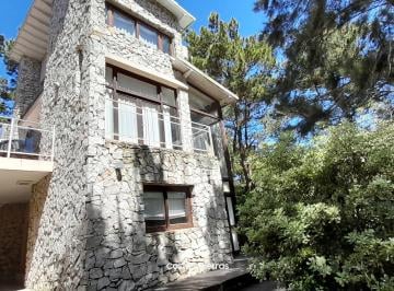 Casa de 5 ambientes, Mar de las Pampas · La Niña. Casa en Venta. Mar de Las Pampas 100 m del Mar