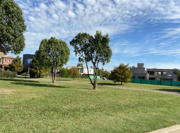 Terreno , Pilar · Ayres Plaza, Muy Lindo Lote en Esquina, Sobre Plaza.
