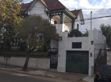 Casa de 5 ambientes, Quilmes · Chalet de Estilo en Quilmes Residencial.